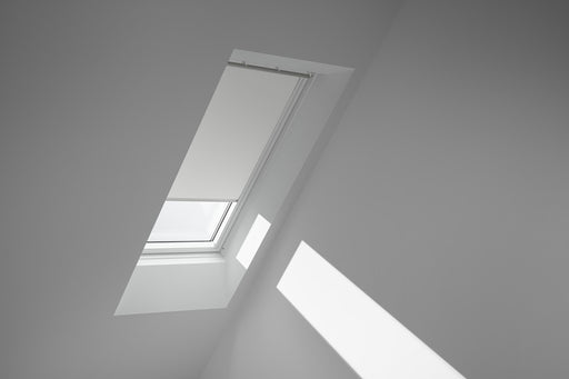 VELUX Manual Honeycomb blinds to suit opening roof windows (GPL & GGL)